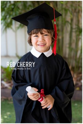 The cutest Graduation photos for Kindy ! 